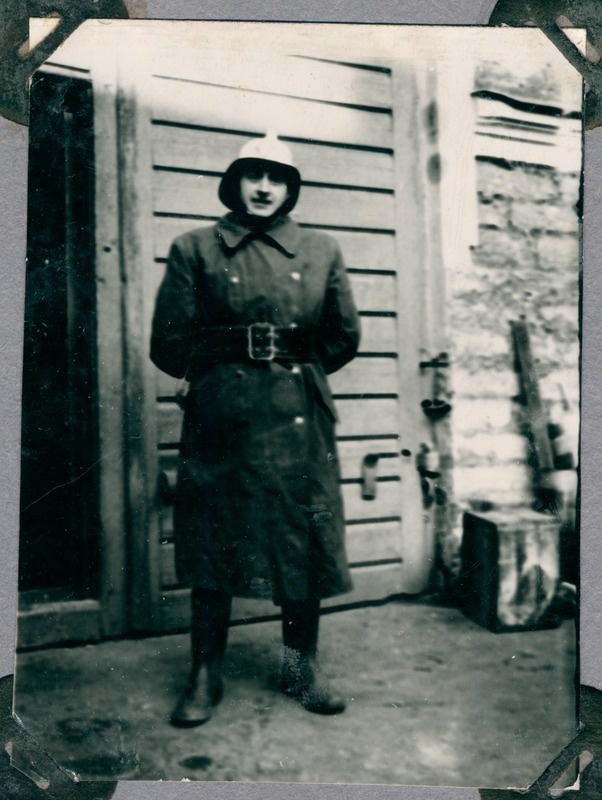 Jeremy Vesset tuletõrjenäitusel Vana-Viru 14 depoovalves, 1957.a.