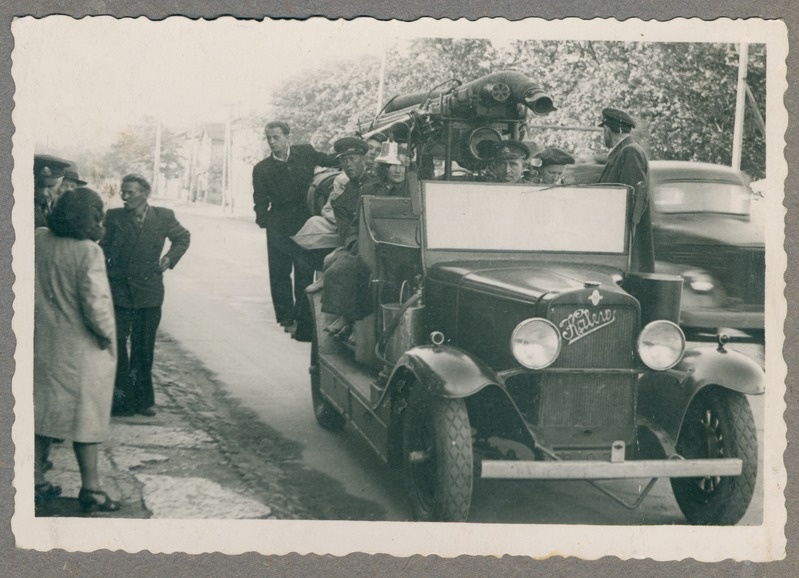 Autoprits Kalev meeskond hakkab sõitma harjutusele, Pärnu mnt 120.