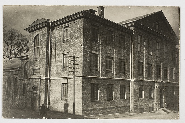 Tartu 5th primary school school house, view by Lina Street