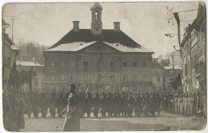 Paradise of soldiers in Tartu on the street hall during the February Revolution