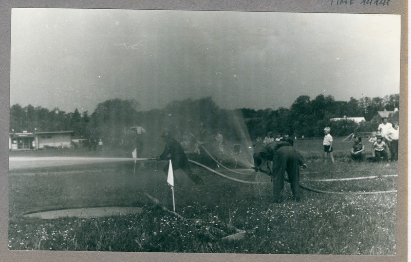 Tuletõrjevõistlus veejugadega