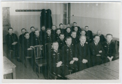 Tallinna Kutselise Tuletõrje ametiühingu koosolekust osavõtjad.  duplicate photo