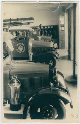 Tallinna Kutselise Tuletõrje II komando garaaži sisevaade.  duplicate photo