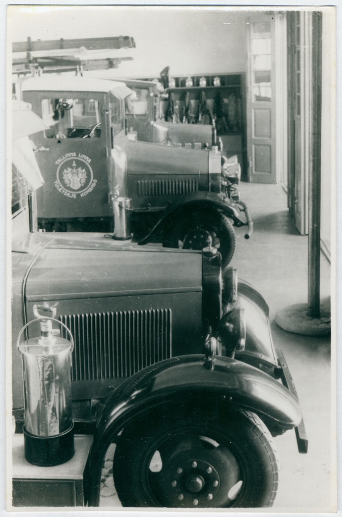 Tallinna Kutselise Tuletõrje II komando garaaži sisevaade.