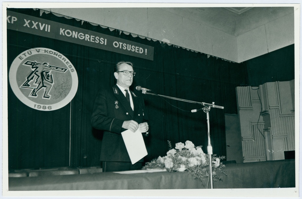 Valde Nirk ETÜ V kongressil, 1986.a.