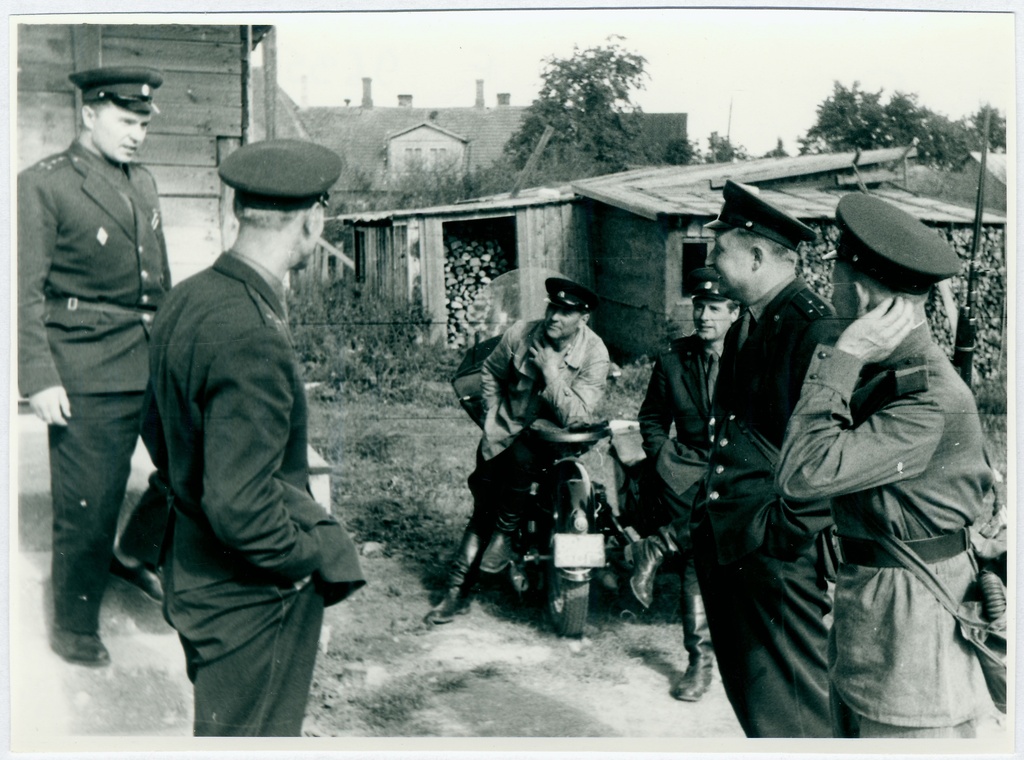 Tsiviilkaitse Tuletõrjeteenistus õppustel: Nõupidamine, 1963.a.