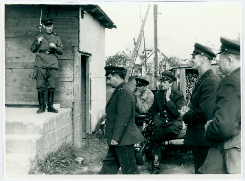 Tsiviilkaitse Tuletõrjeteenistus õppustel: Kogunetakse nõupidamisele, 1963.a.