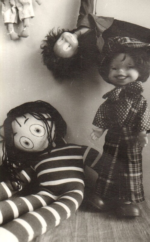 foto nukkude näitus Järvamaa Muuseumis 1994