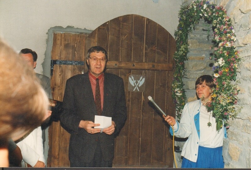 foto, Järvamaa Muuseumi vanema ajaloo püsinäituse avamine  Paide Vallitornis 3.07.1996.a.