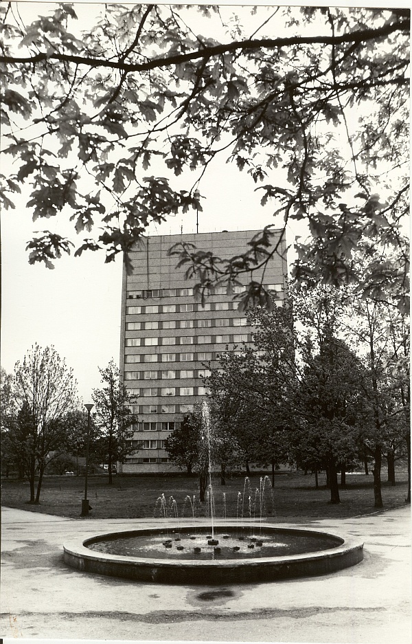 foto, purskkaev Paide Lembitu pargis 1990.a.