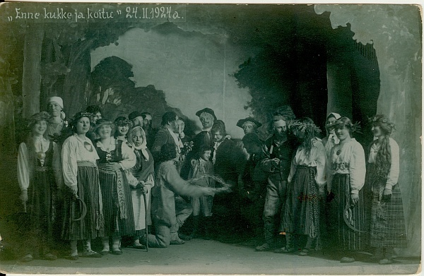 foto, Lava- ja Helikunstiühingu Voog etendus  Enne kukke ja koitu Paides 1924.a.