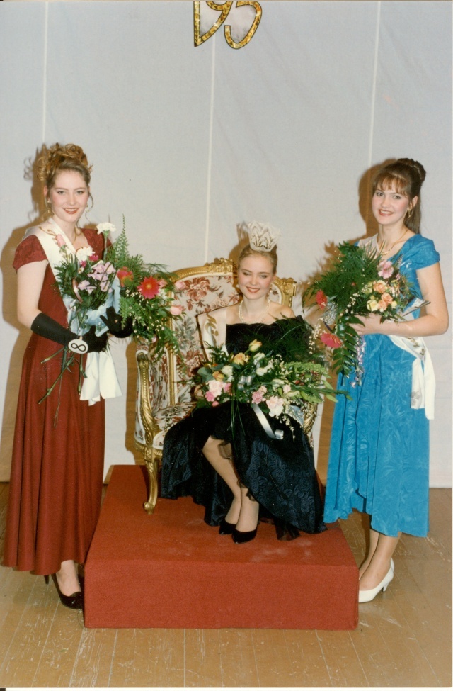 värvifoto Türi linna missivalimised 1995