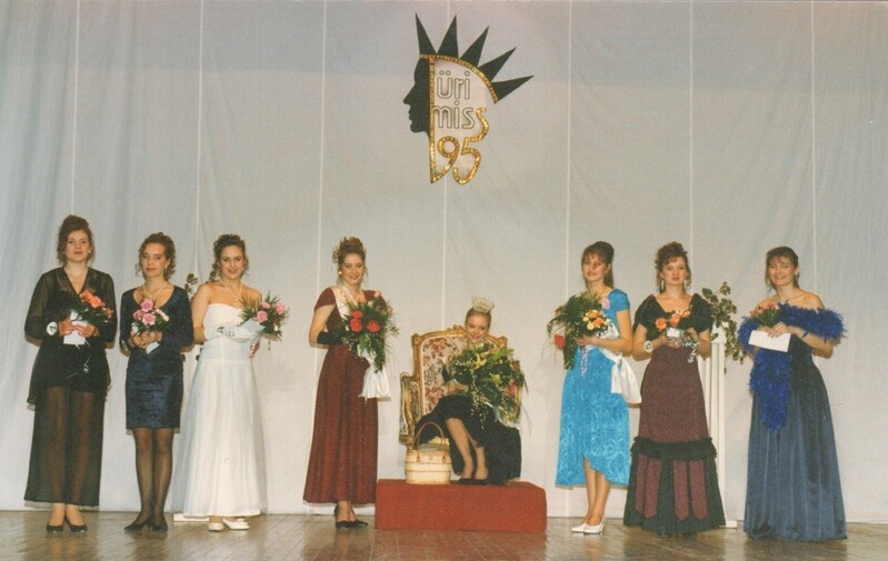 värvifoto Türi linna missivalimised 1995