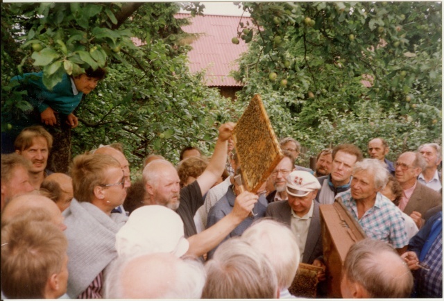 värvifoto mesinduspäev Koerus 1995