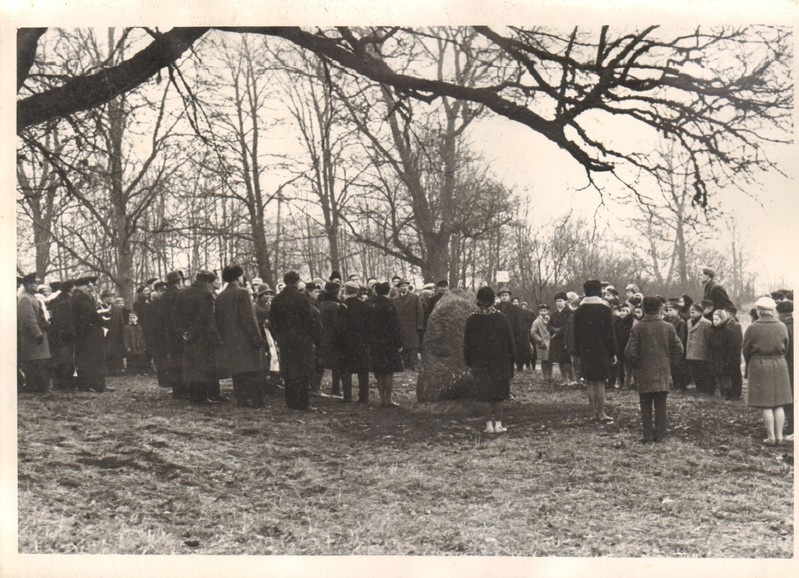 foto, Johannes Raudmetsa mälestuskivi avamine 1966.a.