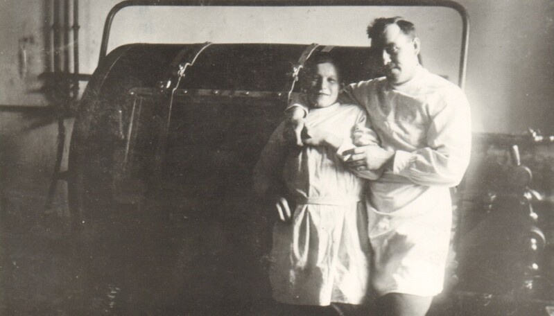 foto, Kihme meier A.Kalamees ja tööpoiss E.Lutsius 1930-ndatel a.