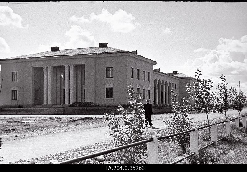 Uus klubihoone Kehras.