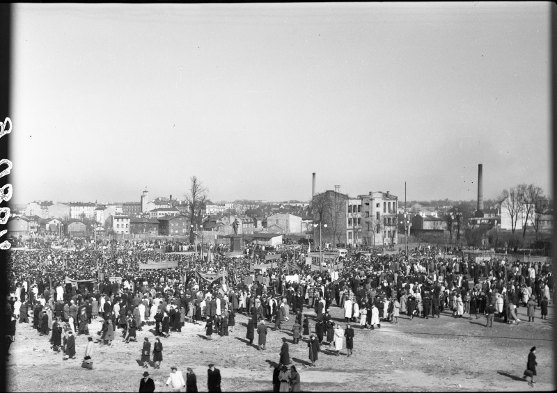 Moment about opening the Lenini fair pillar