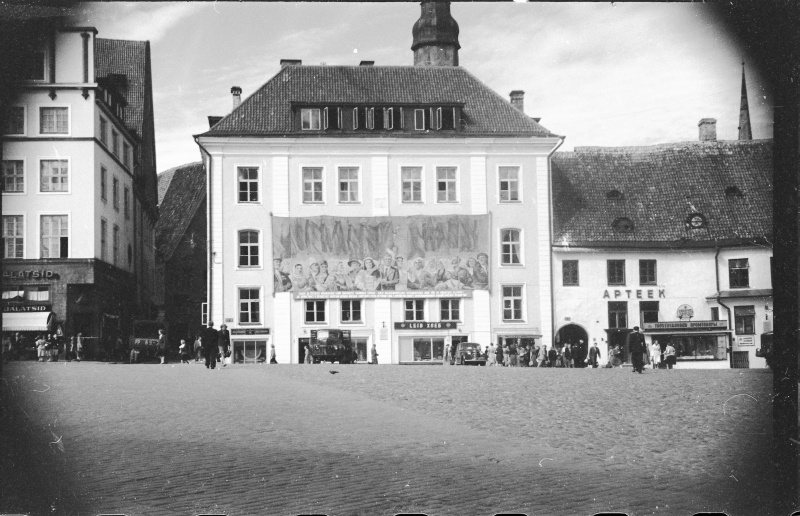 On the 15th anniversary of the Estonian Soviet Union decorated Tallinn - view of buildings on the Raekoja Square
