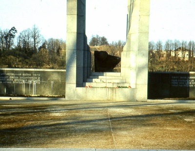 Raadi vennaskalmistu monument, 4 vaadet. Arhitekt Rein Luup rephoto