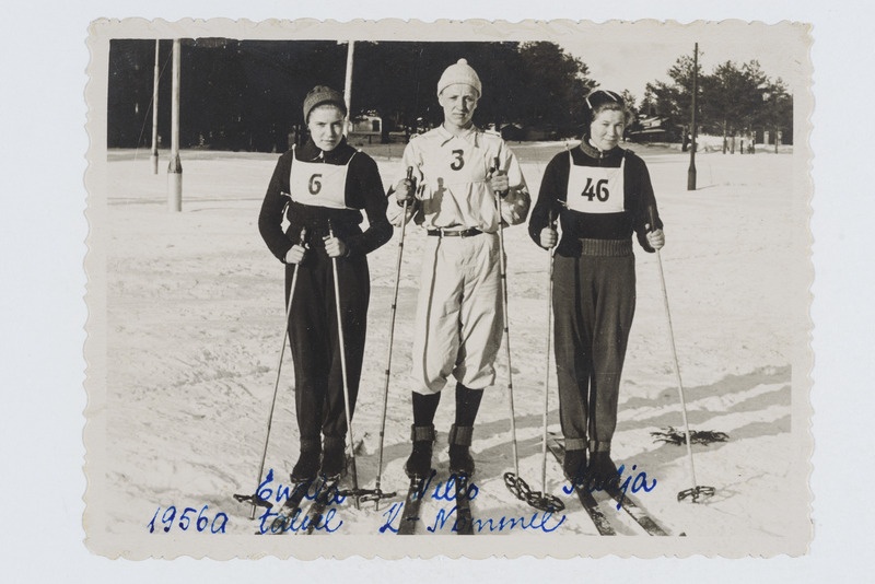 Koolinoorte suusavõistlusest osavõtjad Kohtla-Nõmmel