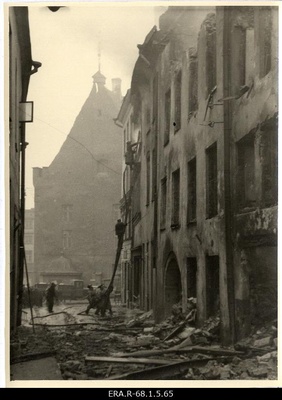 9. märtsi pommitamise tagajärjed Tallinnas: Dunkri tänava maja nr. 5 kustutustööd  duplicate photo