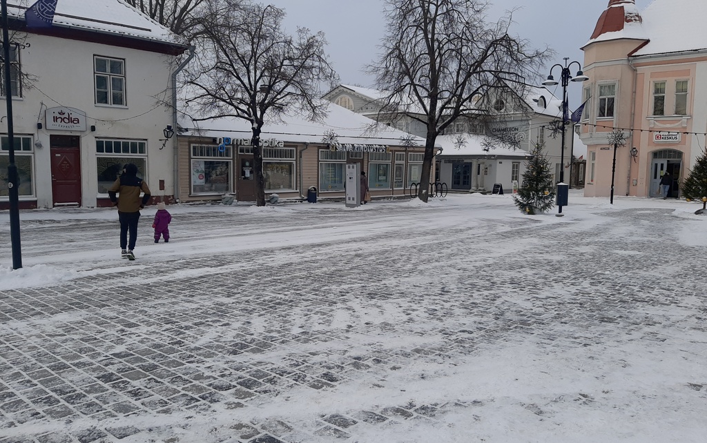 Pritsumeeste paraad Kuressaare kesklinnas rephoto