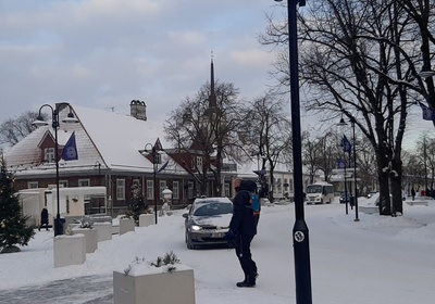 Vaade Kuressaare keskväljakule, joonistus 19. sajandi lõpust rephoto