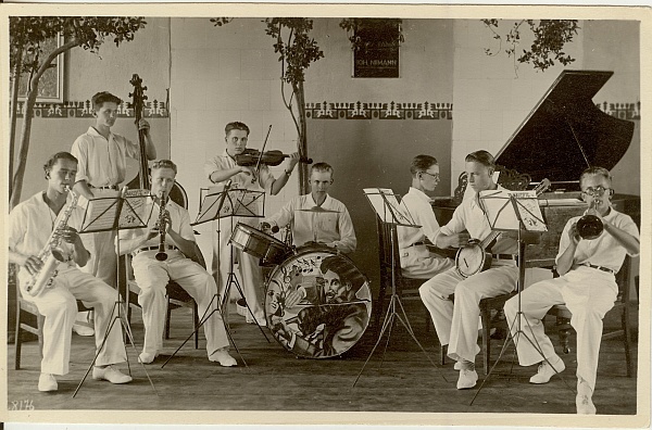 foto, Tommy bänd Paide Ühisgümnaasiumi saalis 1935.a.