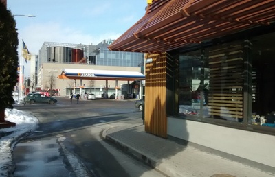 Gas station Statoil (Turu t).  Tartu, 1998. Photo Aldo Luud. rephoto