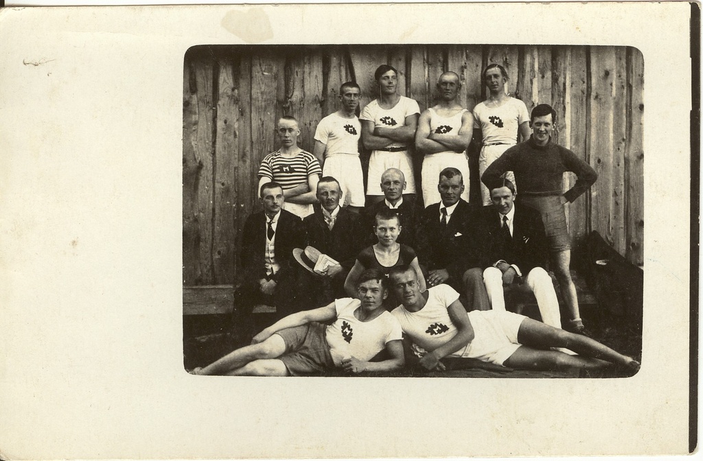 foto, kergeatleetika võistlustest osavõtjad Järva-Jaanis 1918.a.