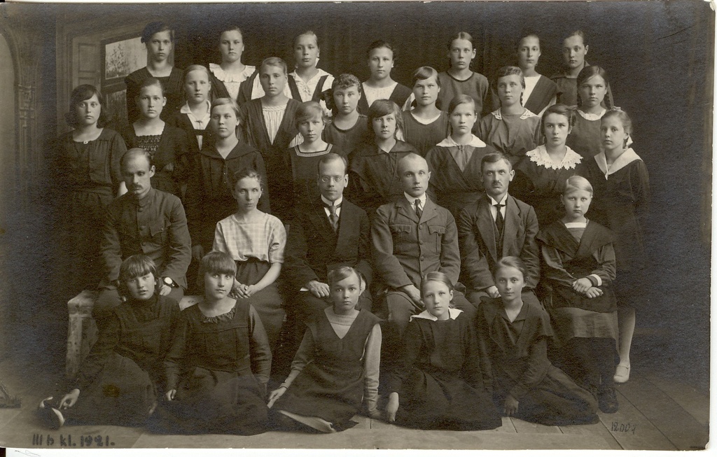 foto, Järvamaa Paide Tütarlaste gümnaasiumi  õpilased 1920.a.