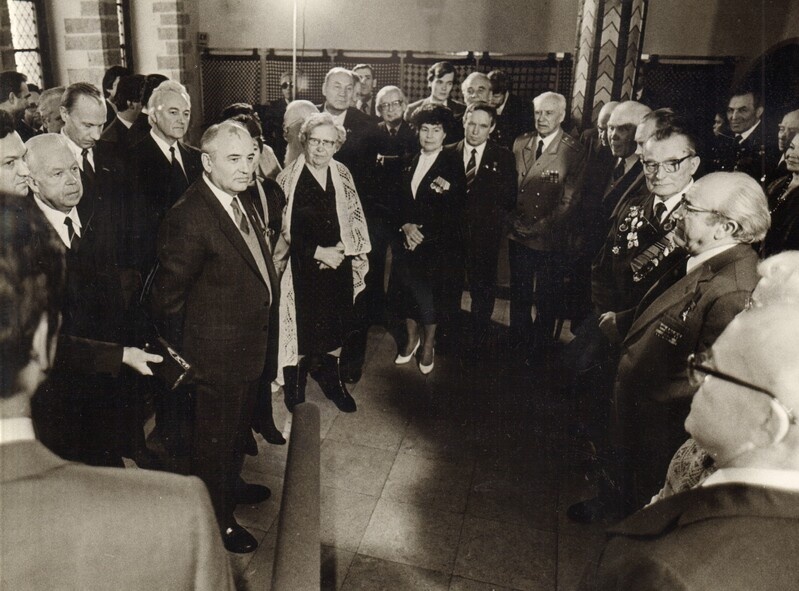 foto, M.S.Gorbatšov Tallinna Raekojas 19..02.1987.a.