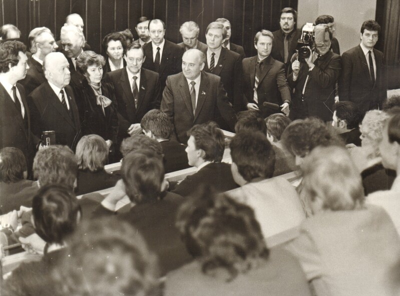foto, M. Gorbatšov Tallinna Polütehnilises Instituudis 19.02.1987.a.