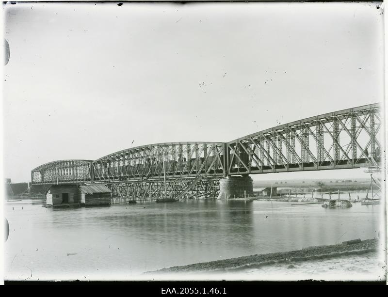 Vastehitatud raudteesild