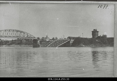 Vabadussõda. Pihkva purustatud raudteesild.  duplicate photo