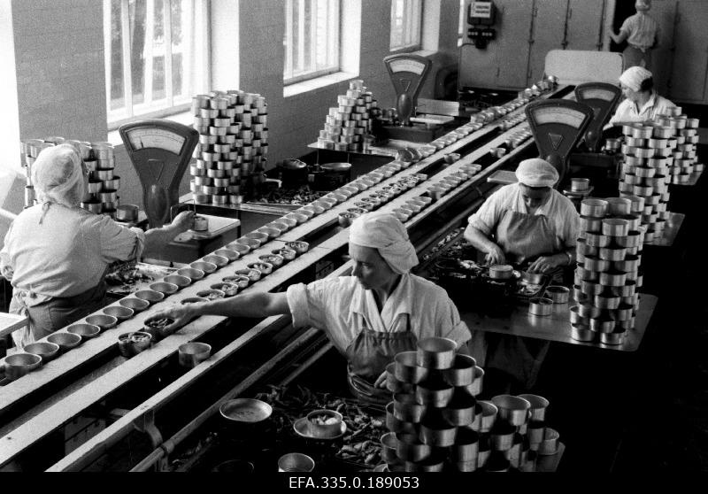 Pärnu Kalakombinaadi tsehh.