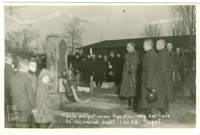 Photo. Placement of pearl on the stone of those who fell in the War of Independence by the regiment of the Soomus train by Tapal, 01.12.1928  duplicate photo
