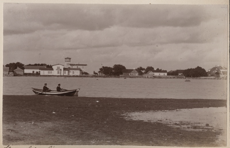 View over Tagalahe towards Holmide.