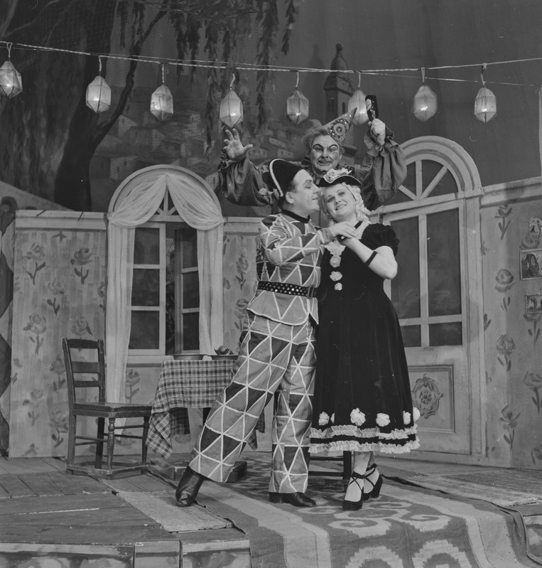 Pajatsid, Teater Estonia, 1954, osades: Nedda – Aino Külvand, Peppo – Heino Otto, Tonio – Tiit Kuusik