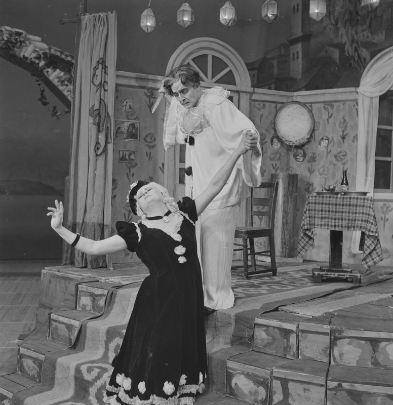 Pajatsid, Teater Estonia, 1954, osades: Canio – Voldemar Palder, Nedda – Aino Külvand