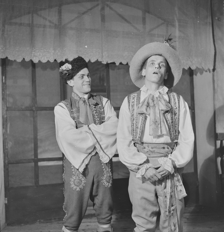 Müüdud mõrsja, Teater Estonia, 1950, osades: Jenik – Heino Otto, Vašek – Enno Eesmaa
