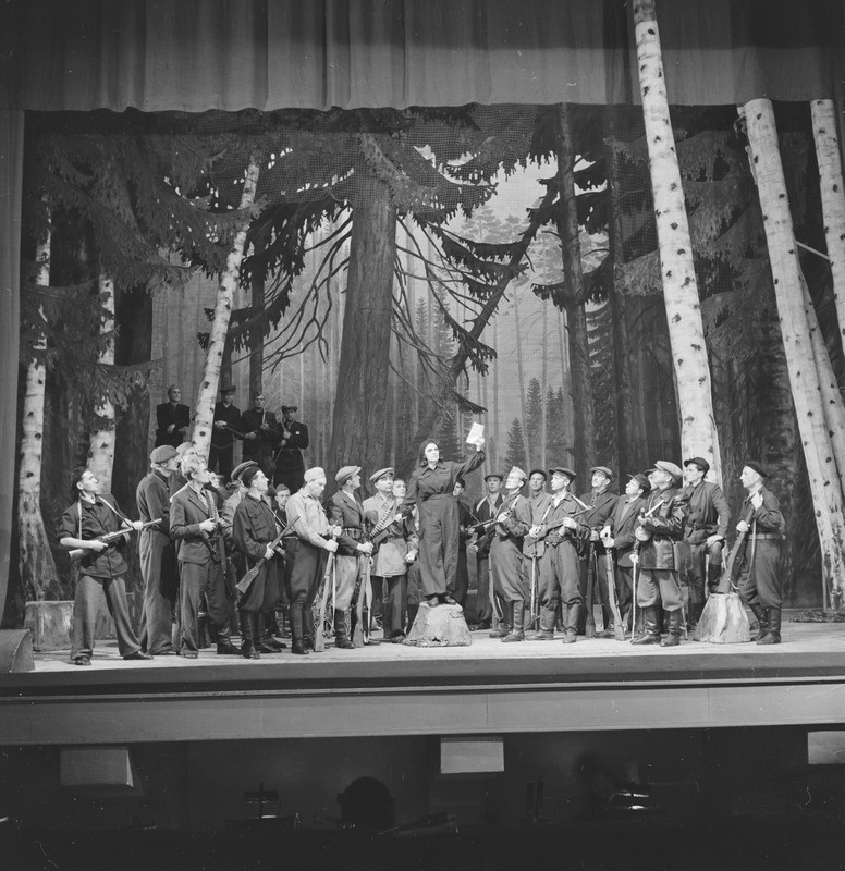 Vabaduse laulik, Teater Estonia, 1950, osades: Arm – Elsa Maasik