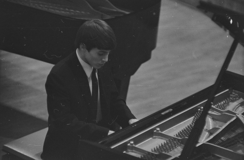 III Üleliiduline pianistide konkurss, Estonia kontserdisaal, 1969, pildil: Arkadi Seridov – õpib Moskva Konservatooriumis