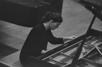 III Üleliiduline pianistide konkurss, Estonia kontserdisaal, 1969, pildil: Marina Sultanova – Uspenski nim. Muusikakeskkooli õpilane  similar photo