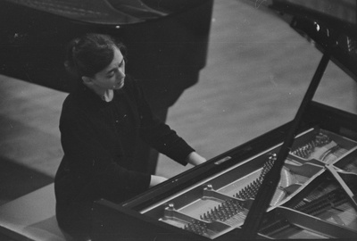 III Üleliiduline pianistide konkurss, Estonia kontserdisaal, 1969, pildil: Marina Sultanova – Uspenski nim. Muusikakeskkooli õpilane  similar photo