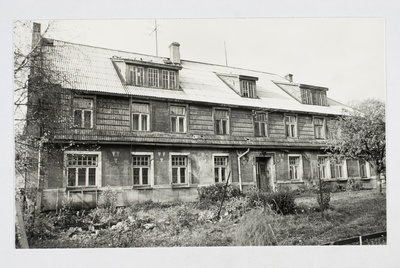 Tartu, Kalev 69, former Karlova Manor horse table, rebuilt into a rebuilt apartment.  duplicate photo