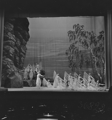 Kalevipoeg, Teater Estonia, 1953, osades: Näkineid – Inge Põder  duplicate photo