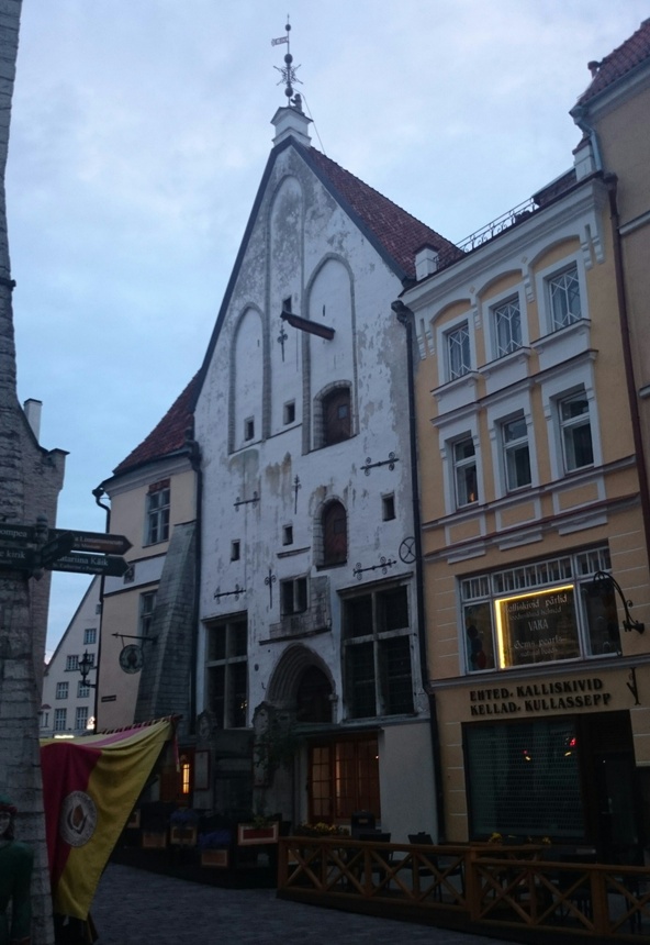 Tallinn, Vanaturu kael, keskel maja nr. 3. rephoto