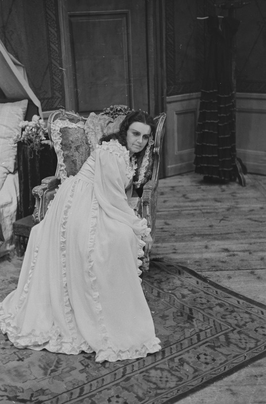 Traviata, Teater Estonia, 1949, osades: Violetta – Elsa Maasik